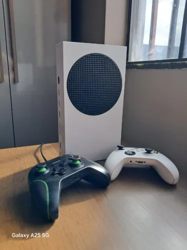 VENDO XBOX SERIES S 512GB COM DOIS CONTROLES