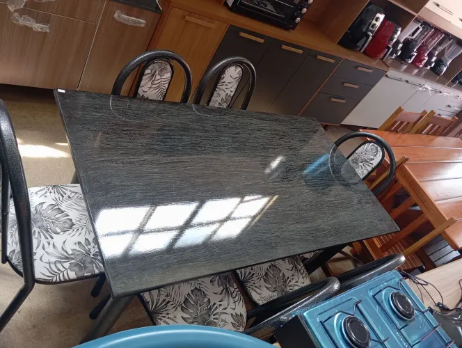 Mesa de Jantar seis cadeiras tubo grosso