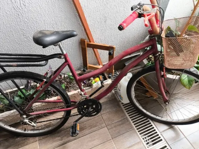 Bicicleta caiçara vermelha em ótimo estado de conservação jardim satélite