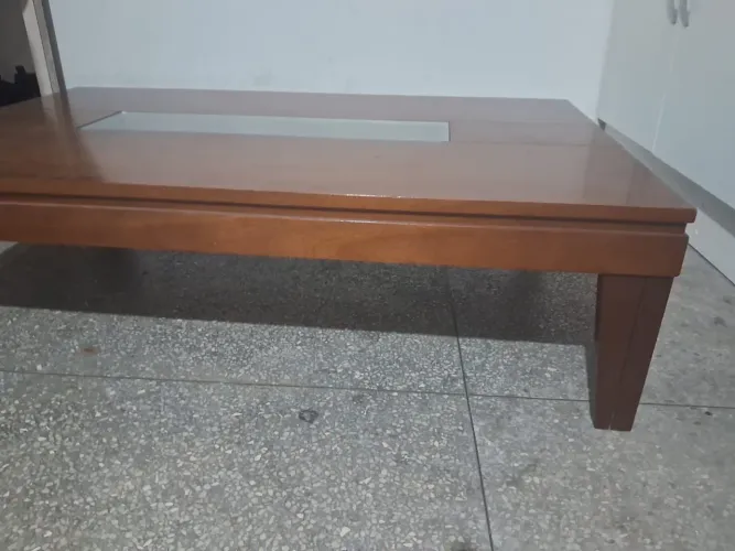 Mesa de Centro em Madeira Maciça