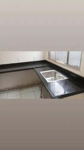 Pias e bancadas de mármores e granitos 
