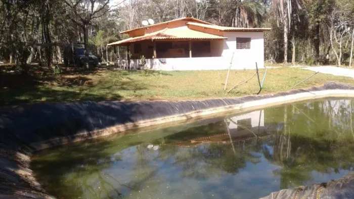 Sítio de 5.000, duas casas, poço de peixe, rio e um córrego, Serra do Cipó.