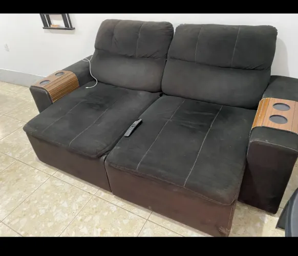 Sofá retrátil e reclinável