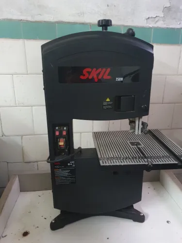 Maquina serra fita skil