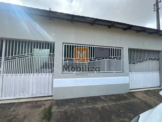 Casa com 3 dormitórios sendo 1 suíte no Bairro Aeroclube