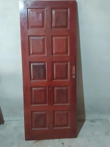 Folha de porta de madeira maciça!!!