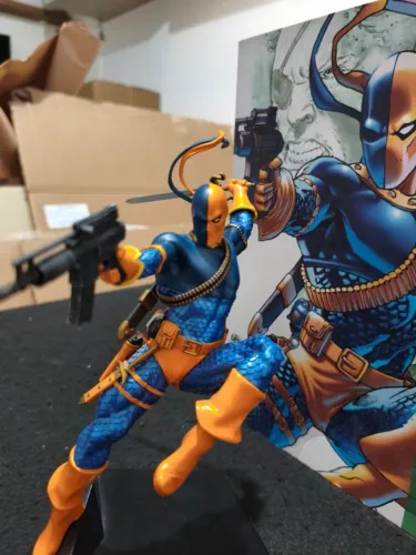 Estátua Iron Studios Art Scale 1/10 - Deathstroke (DC) by Ivan Reis