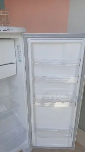 Vendo geladeira com nota fiscal