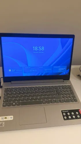 Notebook Lenovo pouco uso
