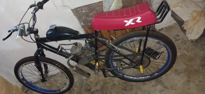Vendo motorizada não consegui colocar o nome motorizada no anúncio pq no aplicativo não ap