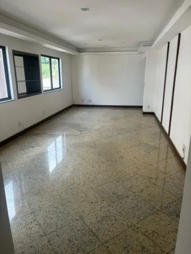 Imóvel para aluguel possui 150 metros quadrados com 3 quartos em Centro - Nova Iguaçu - RJ