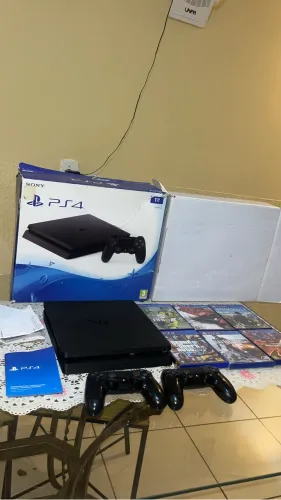 PlayStation 4 1TB + 2 Controles + 7 Jogos - Pronto para Jogar!