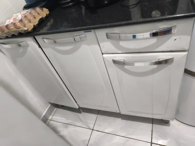 balcão de cozinha 3 portas e 1 gaveta
