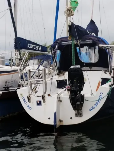Vende-se veleiro vela mar 22 pés