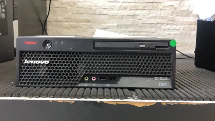 Computador Lenovo I2-6400 RAM 3gb HD 500gb Windowns 10 Pro