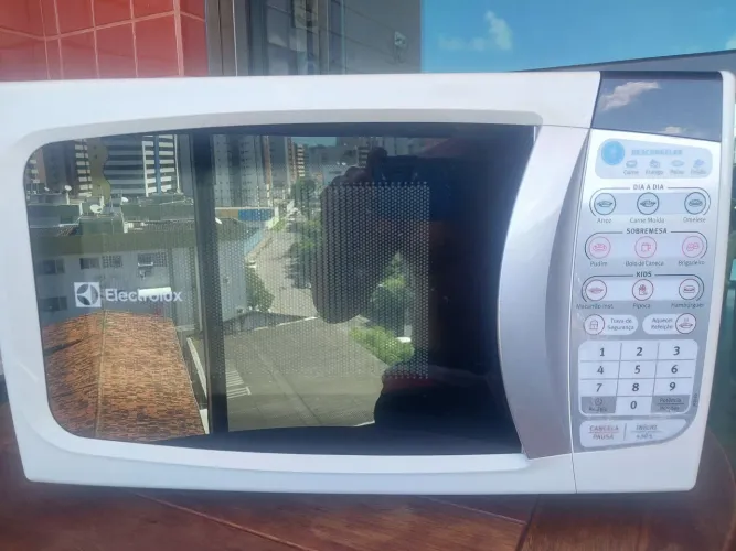 Micro Ondas - Electrolux 20lts