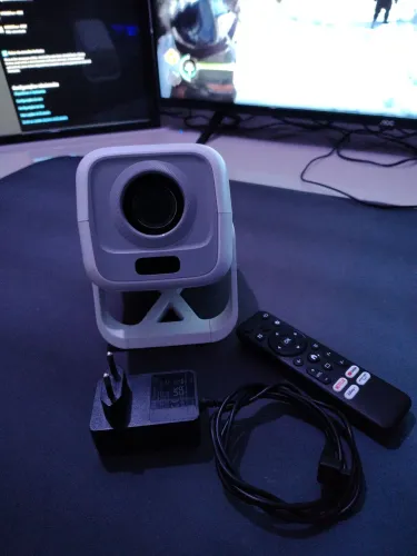 Projetor AC1066 com foco automático e via controle, fonte, controle e cabo HDMI