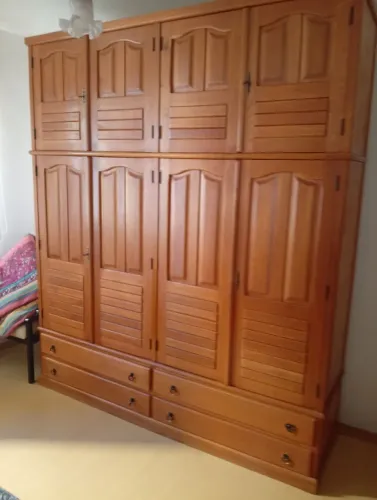 Guarda roupa de madeira casal