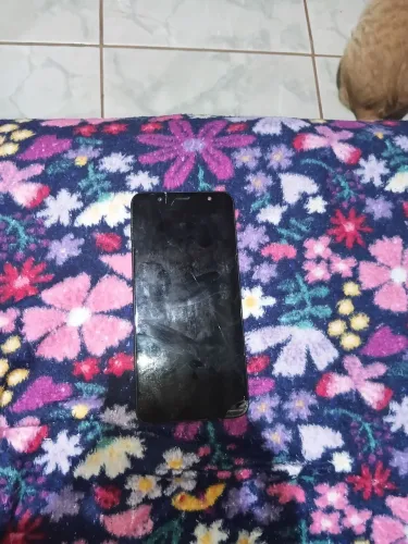 GALAXY J8 USADO E QUEBRADO, PARA RETIRADA DE PEÇAS!