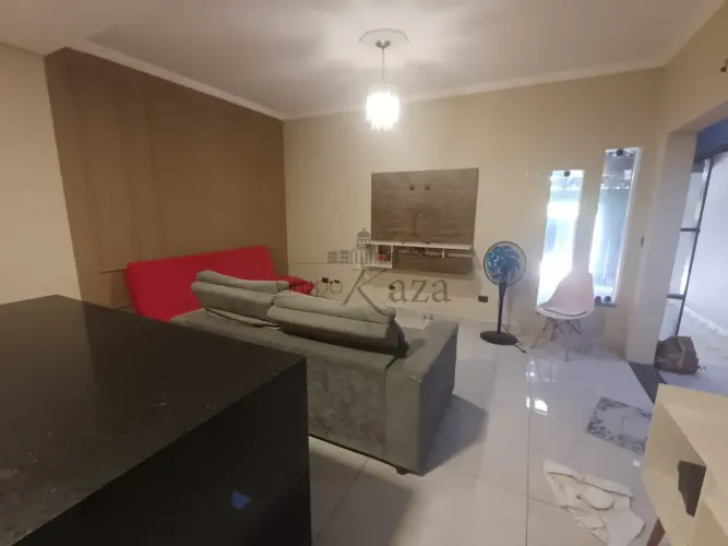 Oportunidade - Casa Térrea - Bosque dos Eucalíptos - 3 Dormitórios - 125m².