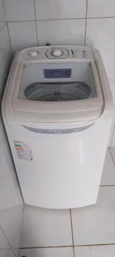 Máquina de lavar roupa com defeito