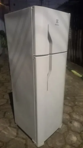 Jeladeira Electrolux 380 litros 