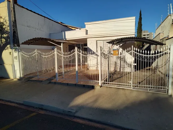 Grade, portão e garagens