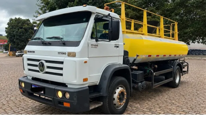 Volkswagen 17190 ano 2015 com tanque 10 mil litros