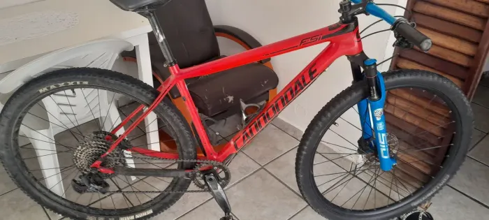 Bike cannondale modelo SI carbono 2019.