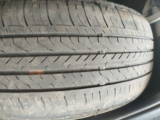 Vendo pneu 185/60/14