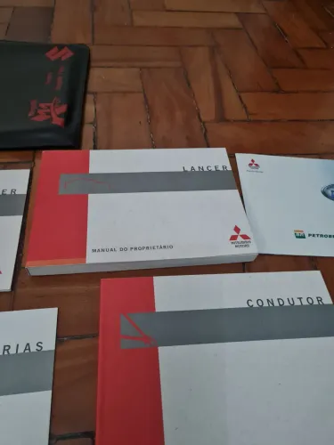 Manual proprietário do Mitsubishi Lancer