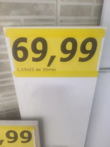 Prateleiras com suporte invisível nova