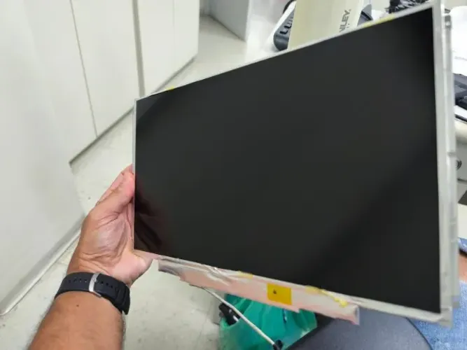 Tela Notebook claa133ua01 (13.3" resolução HD+ (1600x 900) pixels e conector de 40 pinos