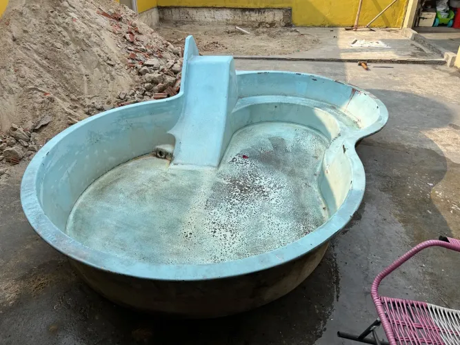 Vende-se piscina infantil