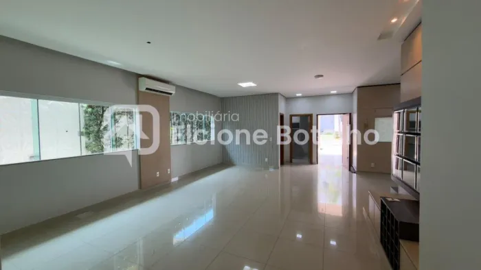 Casa de Condomínio para Aluguel no Gávea, Uberlândia  267 m²