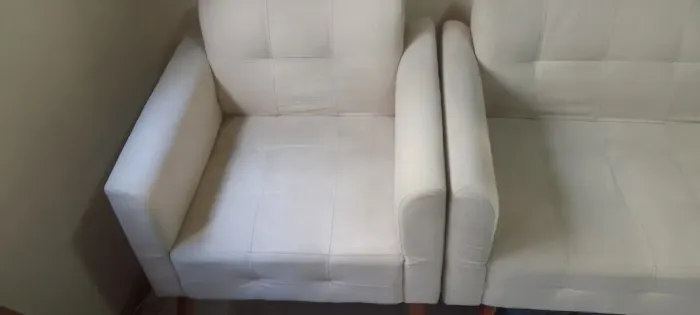 Sofá 2 lugares + poltrona 