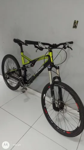 Bicicleta Specialized Stump Jumper<br>Suspension)