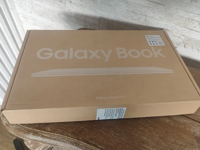 notebook Samsung Galaxy GO snapdragon 7c Full HD 4gb DDR 4 SSD 128 GB praticamente novo