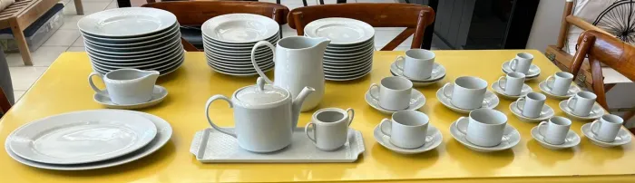 Aparelho de Jantar de Porcelana Portuguesa Vista Alegre - 70 peças