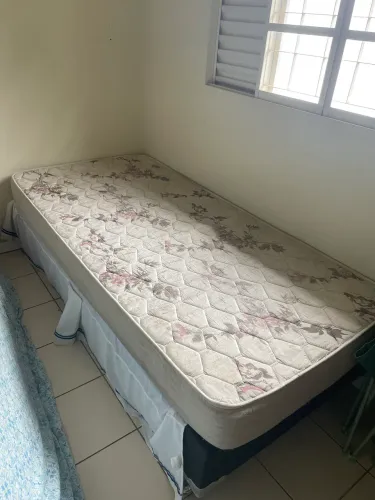 Cama com colchão
