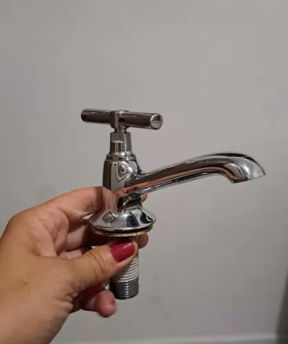 Torneira de metal