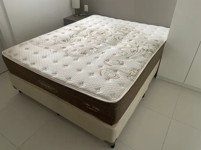 Colchão queen com molas ensacadas