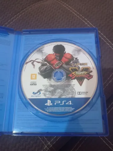 Jogos Playstation 4. Street fighter v e Injustice 2