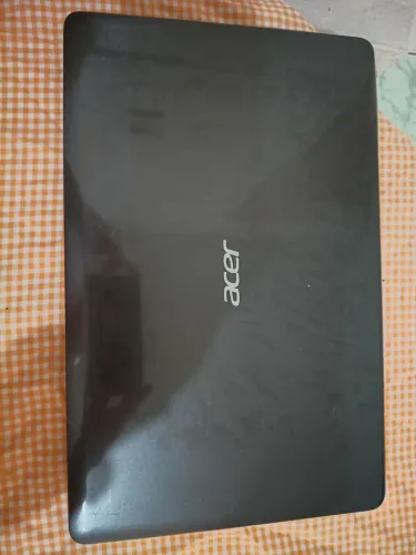 Vendo Notebook Acer com defeito apenas para utilização de peças 