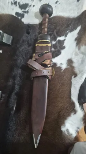 Espada Romana em aço carbono 5160
