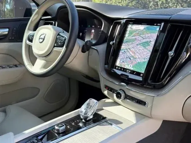 Volvo XC-60 T-8 Ultimate 2.0 AWD (híbrido) 2024