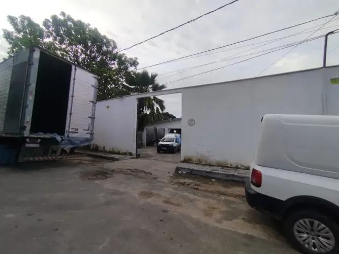 LOCAÇÃO DE GALPÃO OLHO DÁGUA