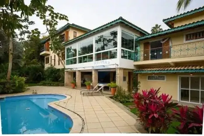 Casa de Luxo em Ilhabela: Elegância e Conforto