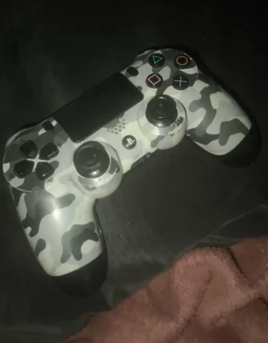 Playstation 4 2controles excelente estado conservação