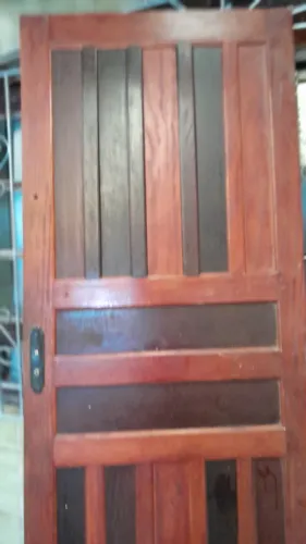 Porta madeira maciça. Medida: 80